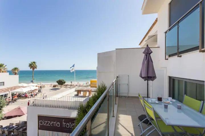 Apartamento Sobre A Praia Olhos de Agua  Exterior foto
